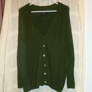 Avenue Woman's Cardigan. 18/20. Green